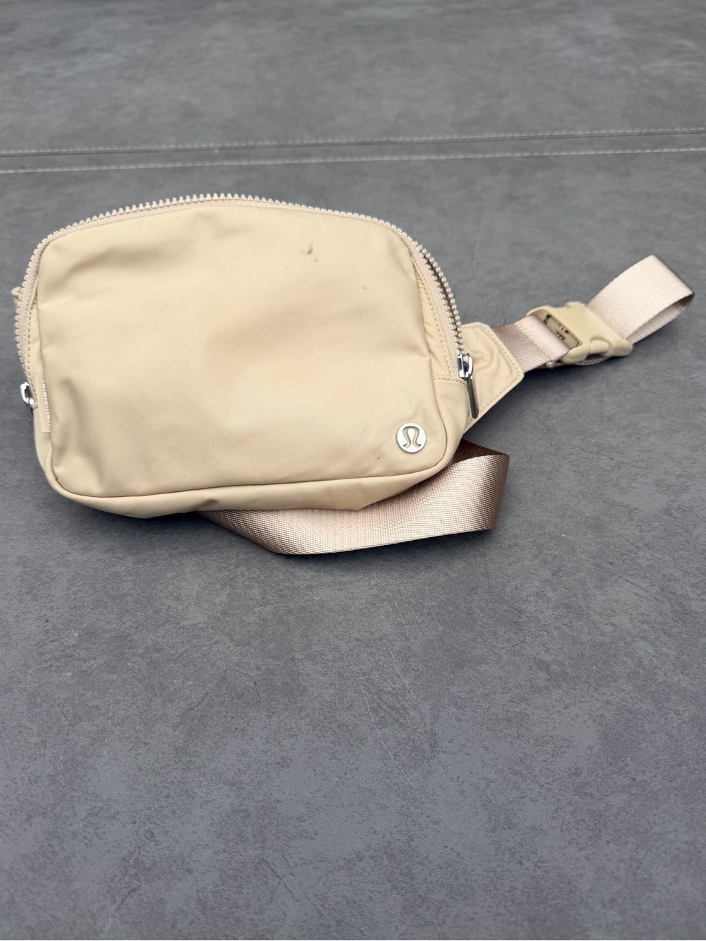 lululemon athletica Beige Everywhere Belt Bag 2L